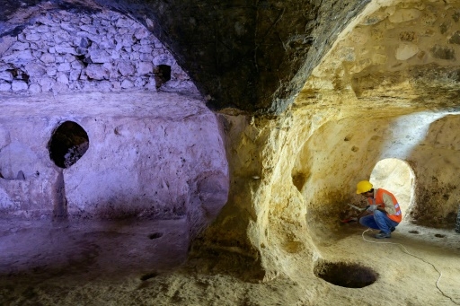 Une cave après l'autre, à la recherche d'une antique cité souterraine en Turquie