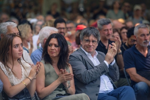 Puigdemont dit qu'il reviendra en Espagne malgré son mandat d'arrêt