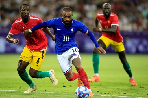 Foot: la France bat difficilement la Guinée 1-0 et se rapproche des quarts