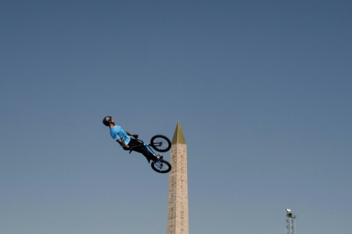Nez à nez avec l'obélisque: le BMX vu par le photographe AFP Jeff Pachoud aux JO