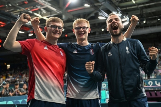 Tennis de table: Félix, Alexis et Simon, les bronzés font du ping!