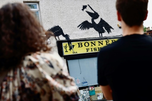 Des piranhas concluent une semaine d'oeuvres animalières de Banksy à Londres