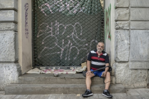 Dans les rues d'Athènes, les sans-abri, les plus vulnérables à la chaleur