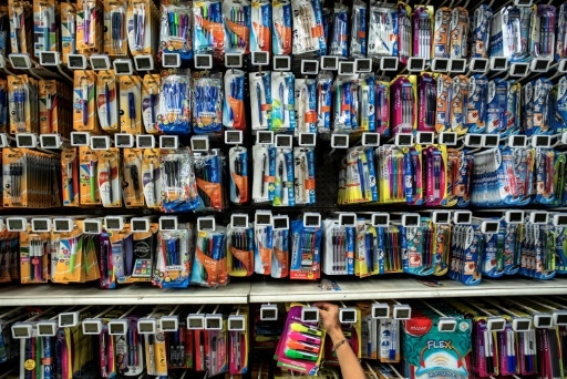 La rentrée scolaire s'annonce moins coûteuse pour les familles, mais pas pour les étudiants