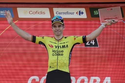 Tour d'Espagne: Wout Van Aert voit double et conforte son maillot vert