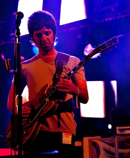 28 août 2009 près de Paris, le groupe Oasis explose