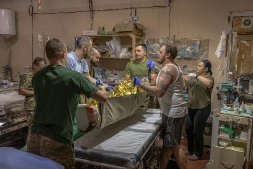 Dans l'est ukrainien ravagé, l'étoile du président Volodymyr Zelensky pâlit