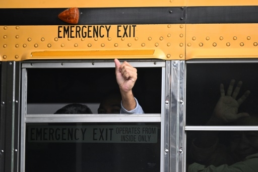 Vive le Nicaragua libre!: les détenus libérés soulagés à leur arrivée au Guatemala