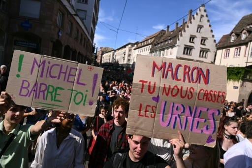 Résistance, destitution: la gauche défile contre Macron