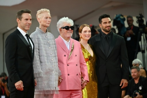 La chambre d'à côté, Lion d'or et film le plus crépusculaire d'Almodovar