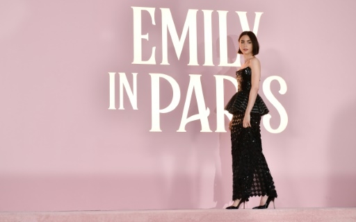 Emily in Paris: la femme-sandwich ?