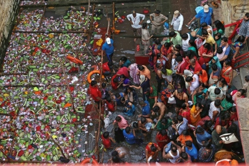 Inde: des prières dans l'espoir de donner naissance dans le pays le plus peuplé