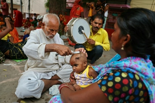 Inde: des prières dans l'espoir de donner naissance dans le pays le plus peuplé