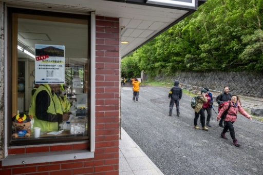 Mont Fuji: baisse de la fréquentation, freinée par les mesures contre le surtourisme