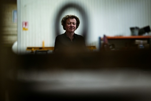 Dans une fonderie de la Drôme, le mobilier de Notre-Dame jaillit du feu