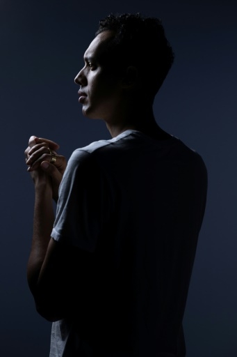 Entre France et Rwanda, le charisme et la gravité de Gaël Faye