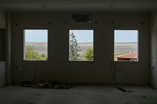 Dans le nord de la Grèce, la puanteur et l'inquiétude autour des lacs asséchés