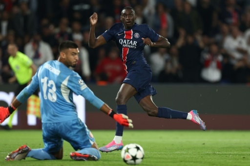 C1: Paris arrache dans la douleur un succès contre le Petit Poucet Gérone