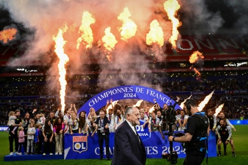 Foot féminin: entre 10 et 12 millions d'euros investis par la Fédération, assure Aulas