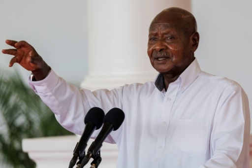 Présidentielle en Ouganda: le fils de Museveni se ravise et soutient son père