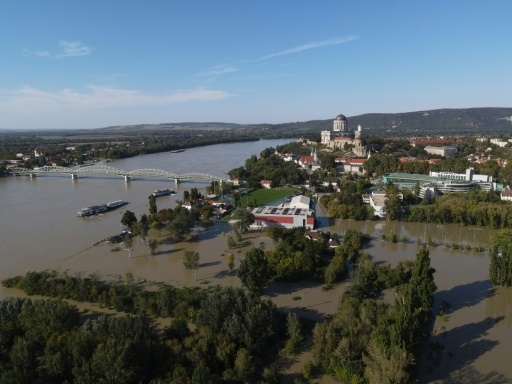 Hongrie: le Danube en crue assiège Budapest après la tempête Boris