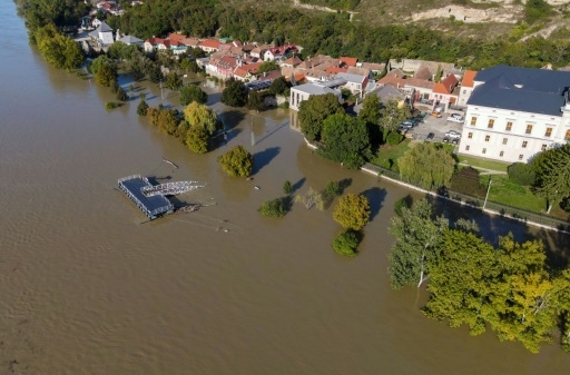 Hongrie: le Danube en crue assiège Budapest après la tempête Boris
