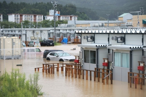 Japon: inondations et glissements de terrain font un mort et onze disparus