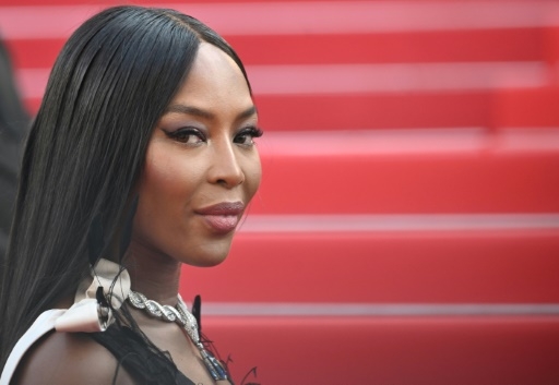 Pauvreté: Naomi Campbell critique les sanctions dont elle fait l'objet