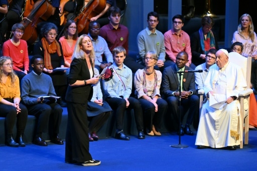 Interpellé en Belgique sur la place des femmes, le pape suscite l'l'incompréhension