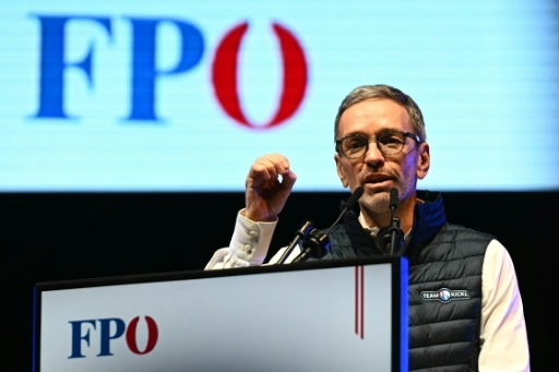 Autriche: Herbert Kickl, le visage d'une extrême droite au langage outrancier