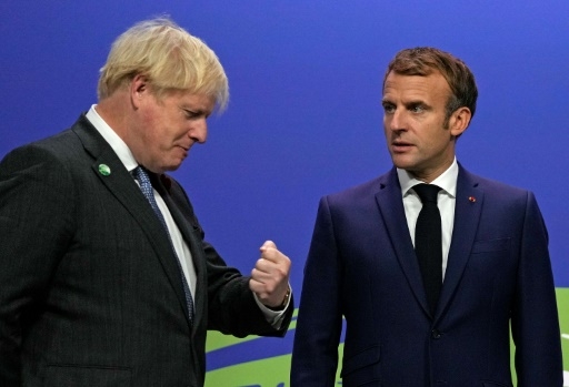 Dans ses mémoires, Boris Johnson règle ses comptes avec Emmanuel Macron