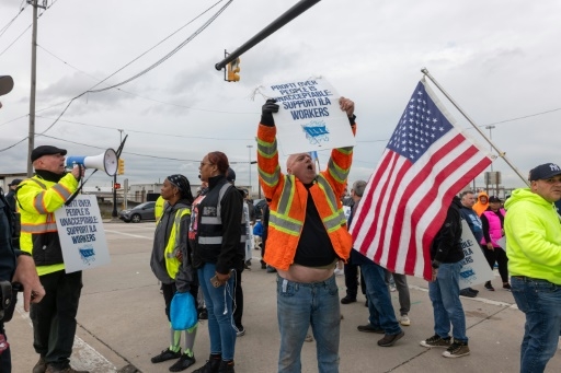 USA: près de 40 ports bloqués par une grève des dockers un mois avant la présidentielle