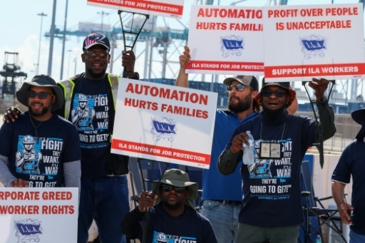 USA: près de 40 ports bloqués par une grève des dockers un mois avant la présidentielle