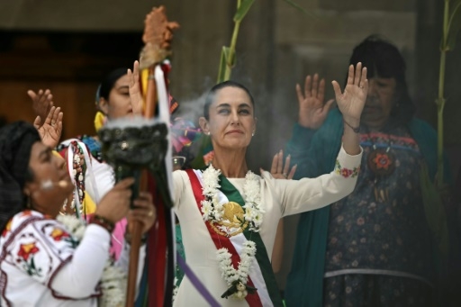 Mexique: après l'investiture, Sheinbaum adoubée par les peuples indigènes