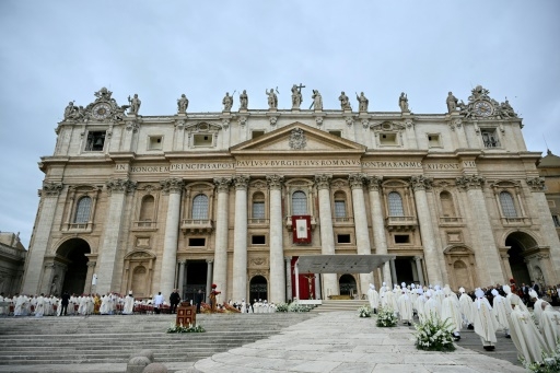 Le pape ouvre un nouveau cycle de débats sur l'avenir de l'Eglise catholique