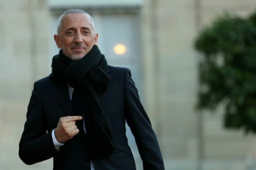 Chouchou chez Michou: Gad Elmaleh reprend l'emblématique cabaret