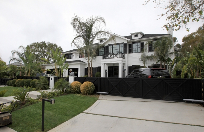 la_nouvelle_maison_de_johnny_hallyday_et_laetitia_hallyday_a_pacific_palisades_pres_de_los_angeles_2011-03-01_los_angeles_etats-unis