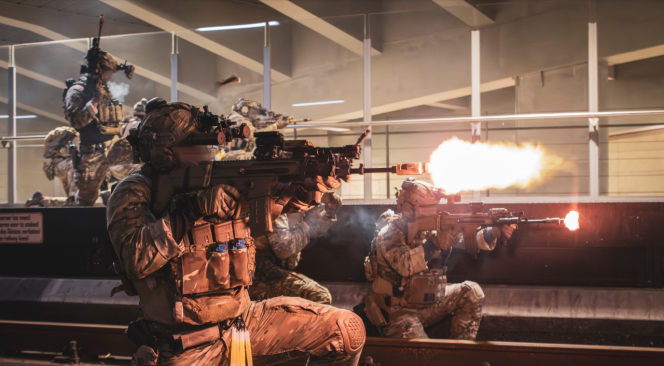 Les paracommandos durant l'exercice de crise