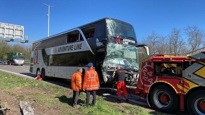 Accident bus burenville depannage
