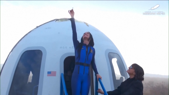 e9c23e94-4e6f-3152-9764-f05d3c058f55_live_reuters_katy_perry_lauren_sanchez_among_blue_origin_s_all_female_crew_to_launch_to_space_hi