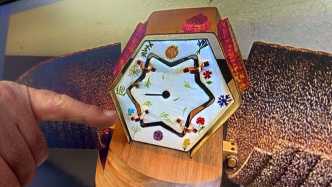 Horloge La Reine du Temps réalisée par Marta Maziers pour le Prix Cartier des Talents Horlogers de Demain