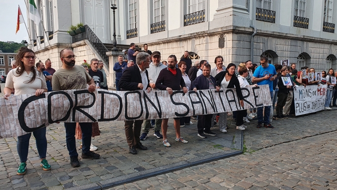 Haie de déshonneur de la FGTB Verviers contre Georges-Louis Bouchez