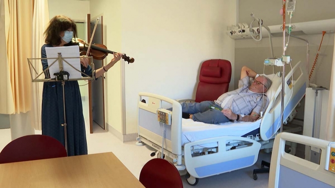 La musique permet aux patients de ne plus penser à la maladie le temps d’un instant.