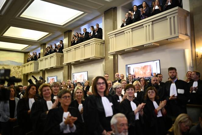 Ce rassemblement d’envergure est inédit: la salle choisie au pamais de justice était remplie.