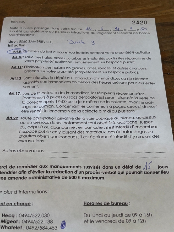 Le courrier que Katia a reçu l’obligeant à désherber devant chez elle.