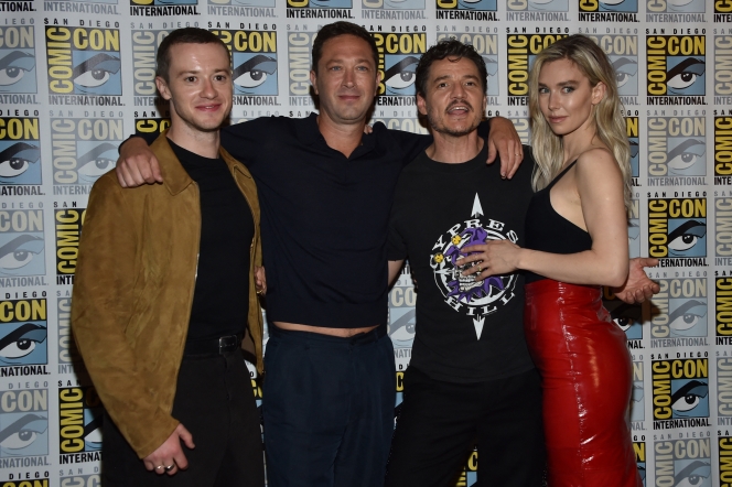 L’actrice britannique Vanessa Kirby, l’acteur chilien-américain Pedro Pascal, l’acteur américain Ebon Moss-Bachrach et l’acteur britannique Joseph Quinn posent pour « Les Quatre Fantastiques » de Marvel Studios lors du Comic-Con International de San Diego, en Californie, le 27 juillet 2024.