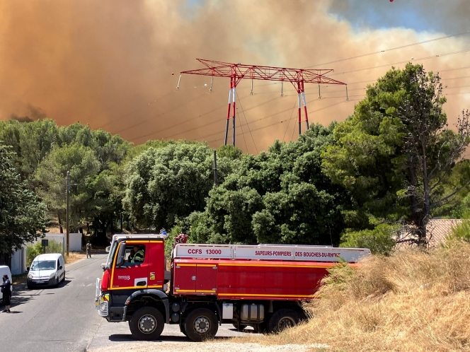 2025-07-08T174726Z_408379774_RC2HIFA1J37Y_RTRMADP_3_EUROPE-WEATHER-FRANCE-WILDFIRE
