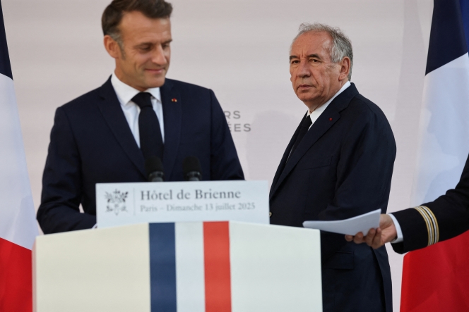 2025-07-14T073020Z_2027352577_RC2TLFAV6SB0_RTRMADP_3_FRANCE-ARMY-MACRON