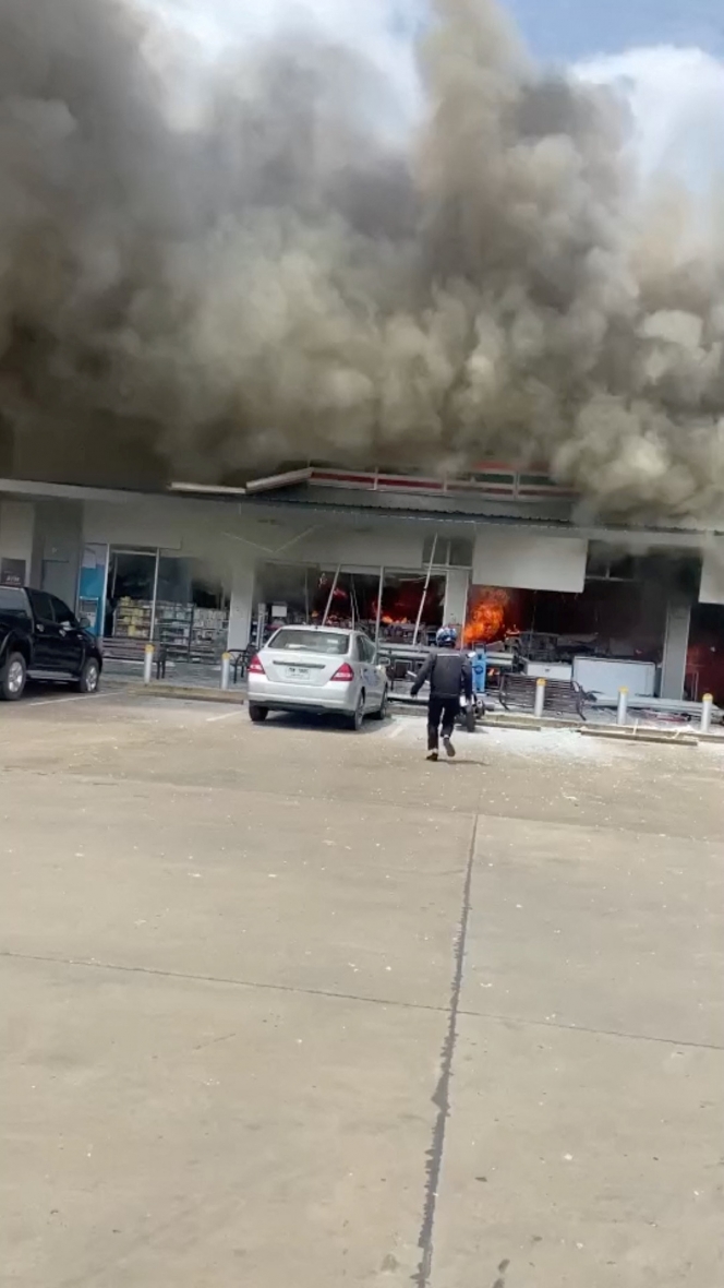 2025-07-24T083614Z_966282014_RC2WSFAVZU1F_RTRMADP_3_THAILAND-CAMBODIA