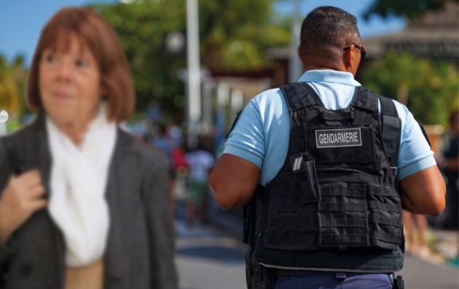 montage 060825 gendarme pelicot.jpg